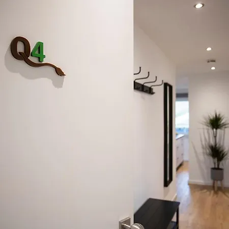 Q-Stall Apartments, Apartment Q4 *